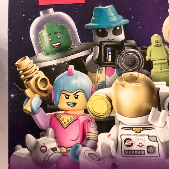 Hold Retro space girl with bulldog lego minifigure - Picture 5 of 12